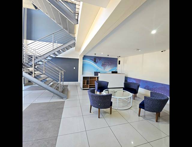 1,371M² BUILDING FOR SALE IN DIE HOEWES